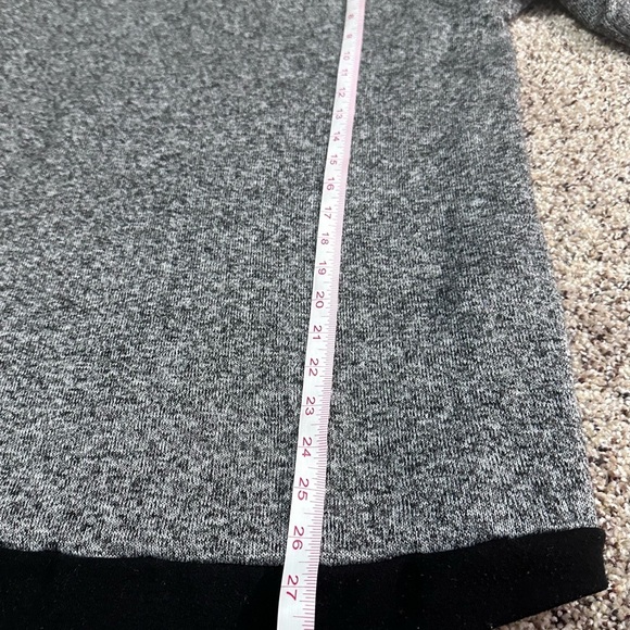 👕 Serra Heather Gray and Black Warm Shirt - Size Large 🌟 - Picture 10 of 12